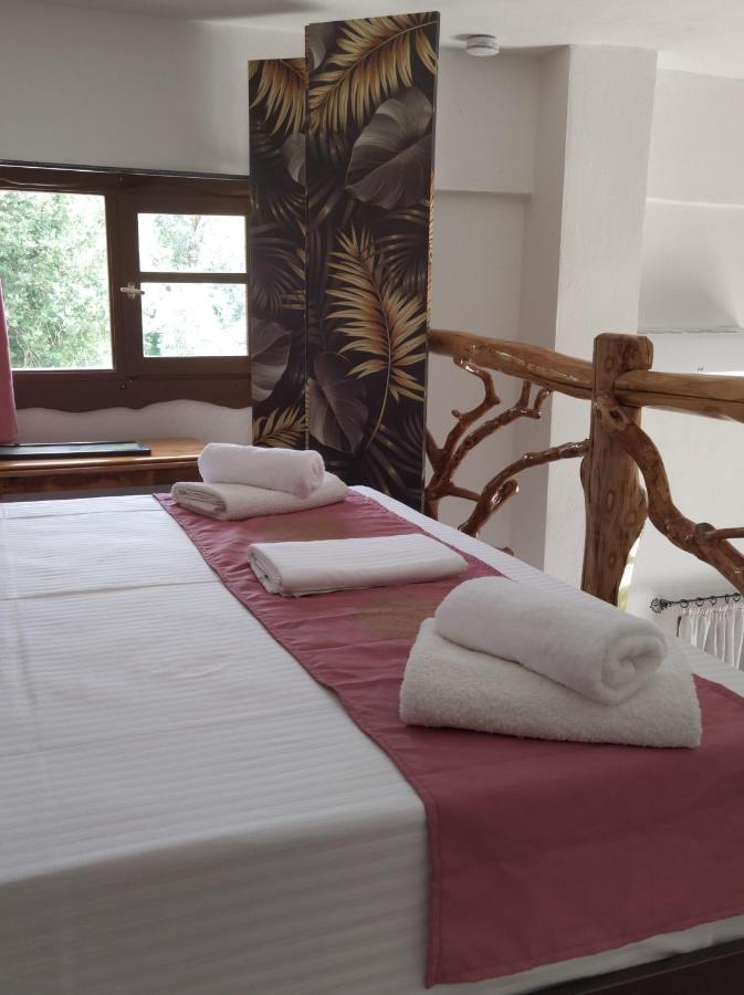 Orange Garden Loft Apartment กาลาเนรา ภายนอก รูปภาพ
