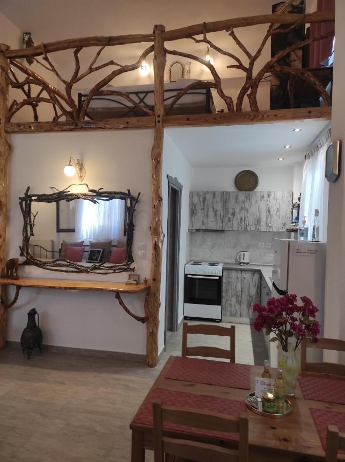 Orange Garden Loft Apartment กาลาเนรา ภายนอก รูปภาพ